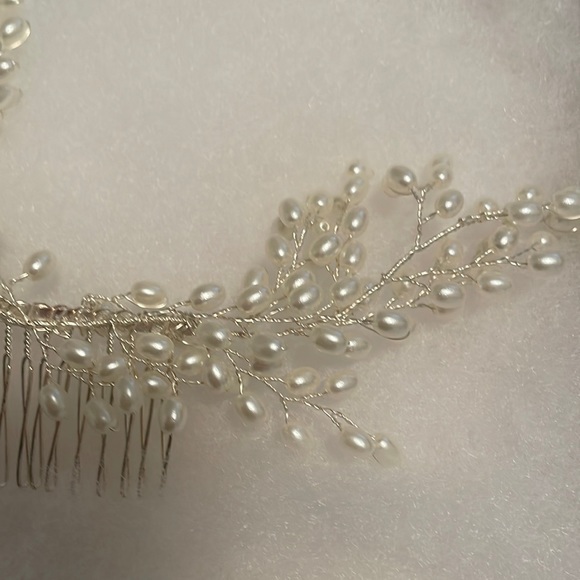 Pearl beads clip in hair accessory - Picture 2 of 5